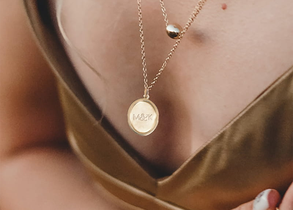grawerowany naszyjnik personalizowany w kreatorze biżuterii dla shoper